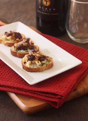 Post image for Blue Cheese, Apple and Dried Cherry Crostini