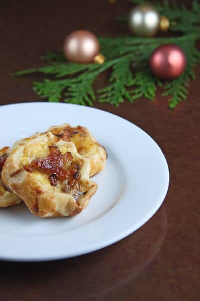 Caramelized Onion and Bacon Crostatasbc