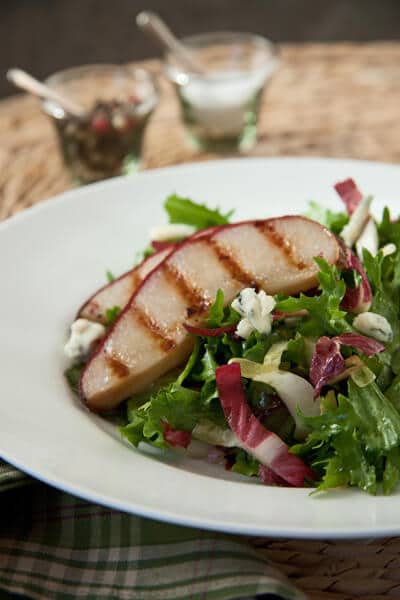 Post image for Grilled Pear Salad with Honey and Blue Cheese