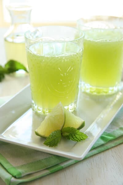 Honeydew Mint Agua Fresca - a refreshing, non alcoholic drink for summer!