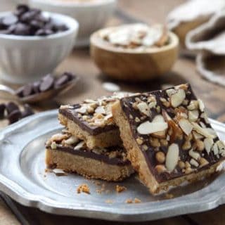 Chocolate, almonds and toffee come together in these easy, one bowl Almond Toffee Bars that are ready to devour in under 1 hour!!!