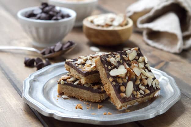 Chocolate, almonds and toffee come together in these easy, one bowl Almond Toffee Bars that are ready to devour in under 1 hour!!!