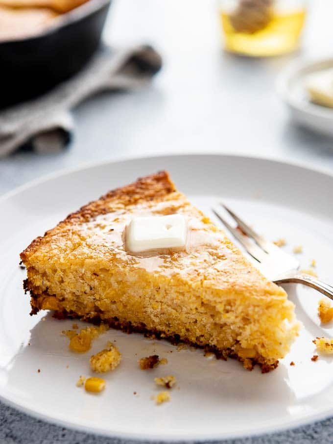 https://www.acommunaltable.com/wp-content/uploads/2018/12/brown-butter-cornbread-3.jpg